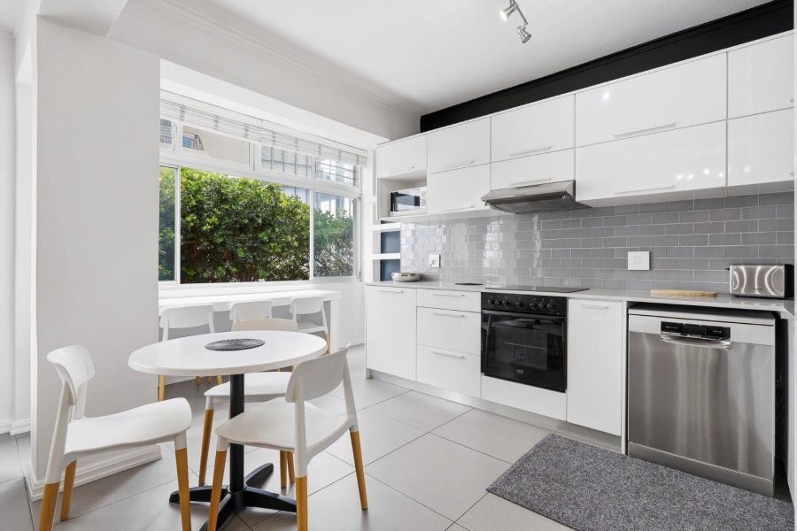 1 Bedroom Property for Sale in Mouille Point Western Cape